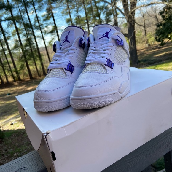 Jordan 4 metallic purple - Picture 3 of 3